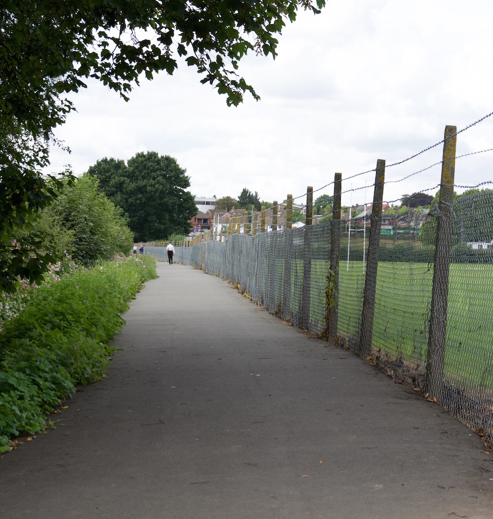 A shared-use lane leading to Diglis Bridge