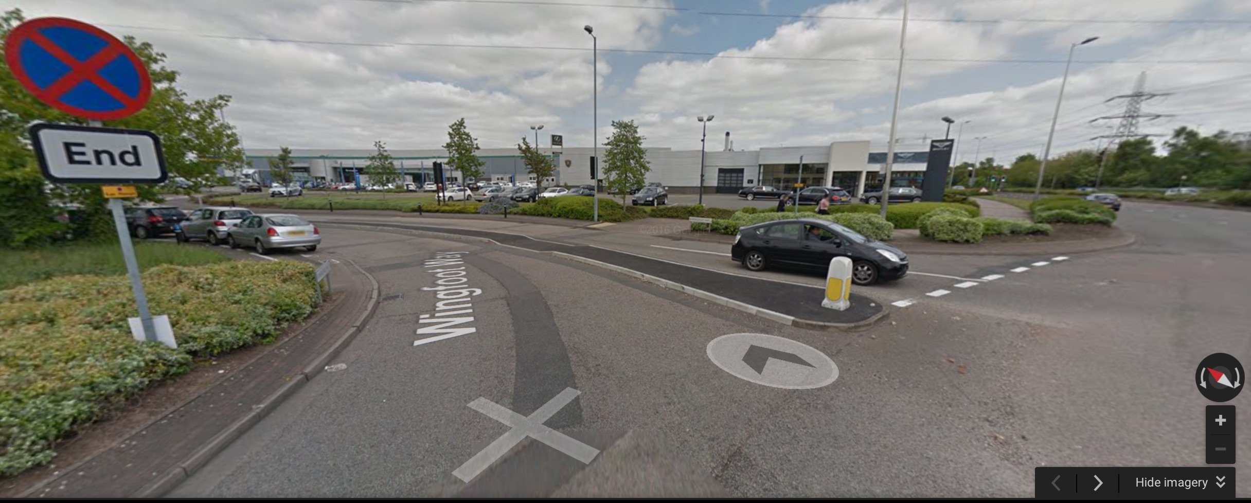 Second entrance into the Fort Shopping Centre area.