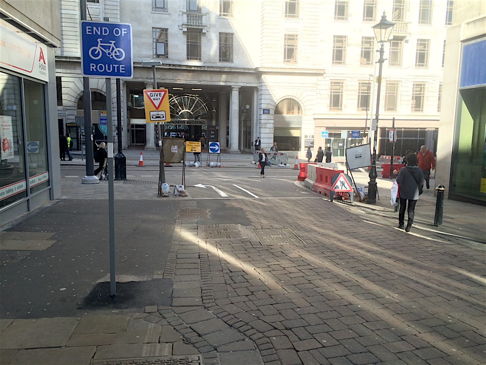 End of Route sign on Temple Row
