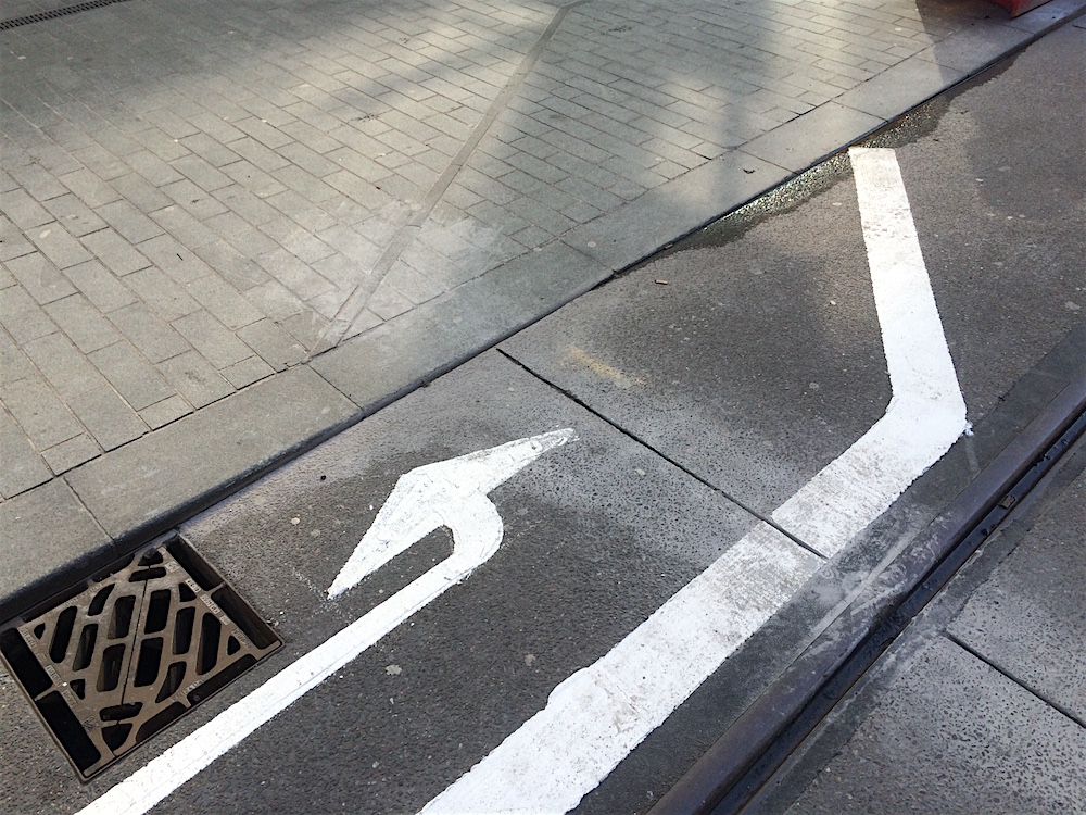 Detail of exit from the carriageway