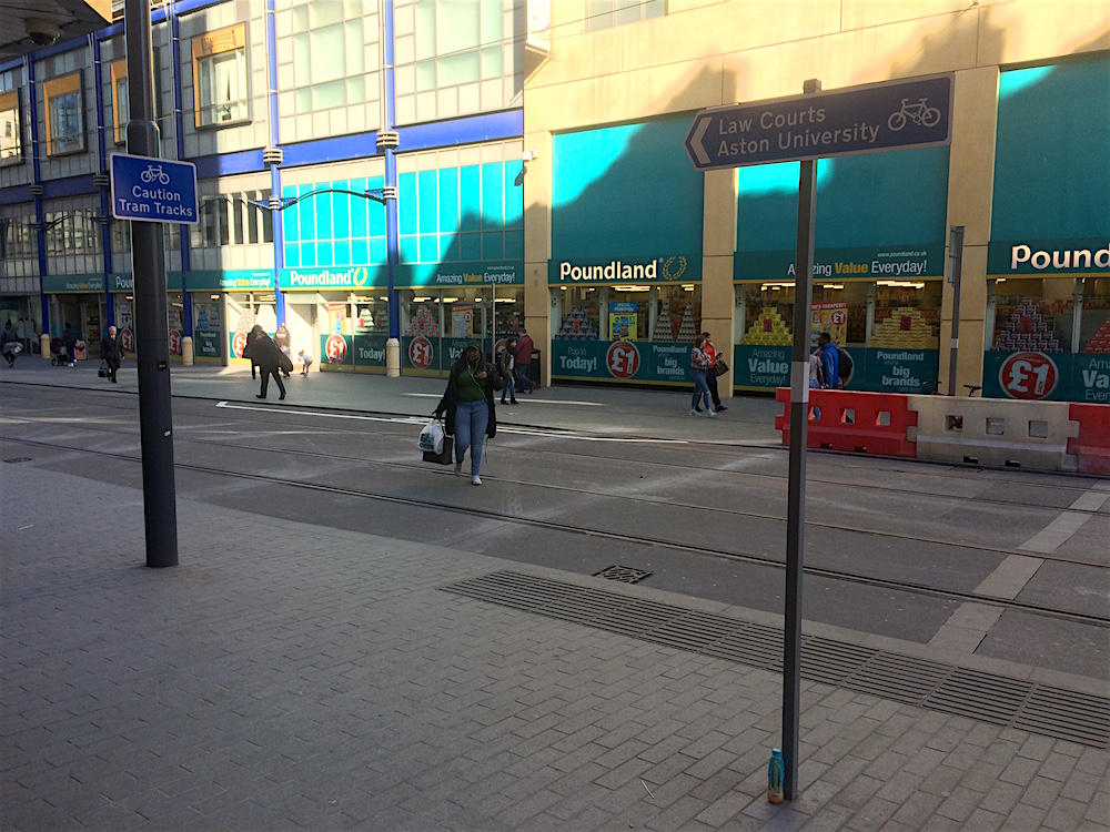 Cycle sign to Law Courts on Corporation Street