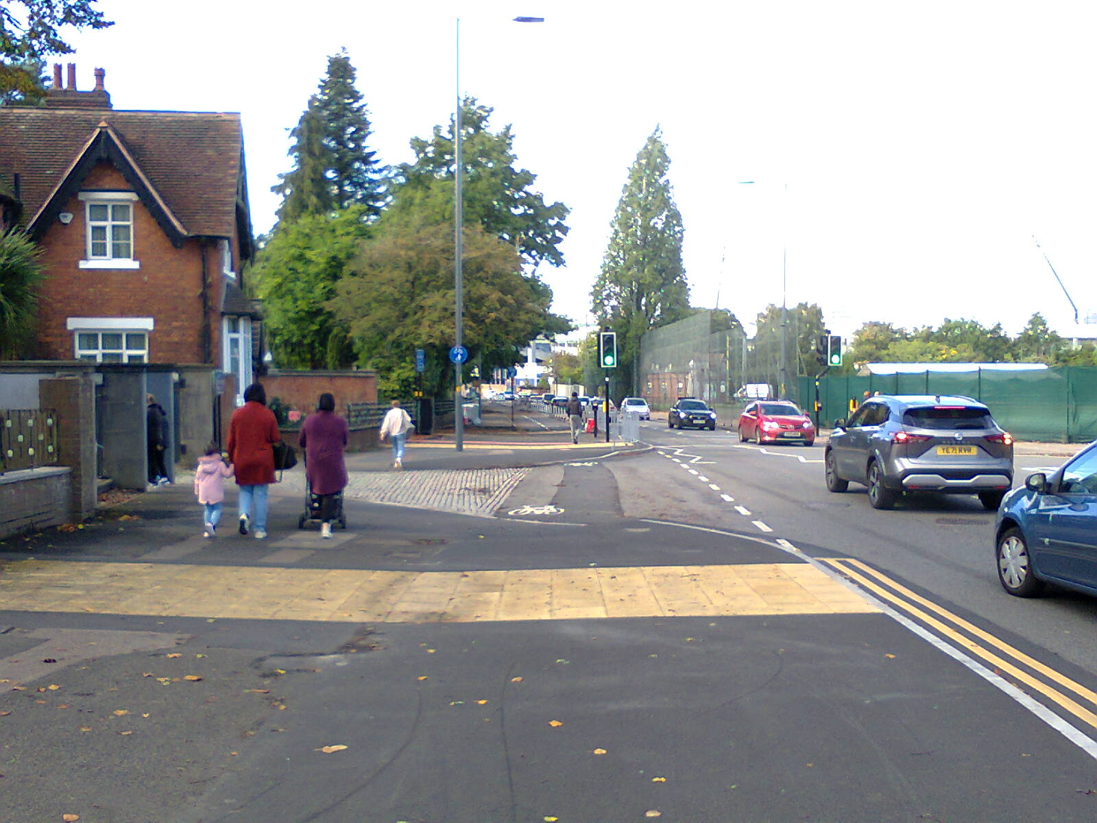 The entrance to Cannon Hill Park, showing the toucan crossing for the old NCN 5 route, and the new cycle track extension to Bristol Road.