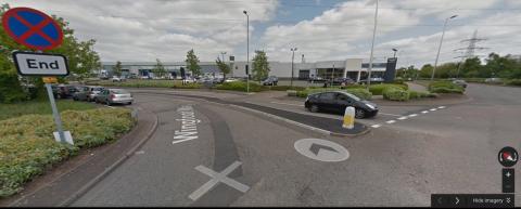Second entrance into the Fort Shopping Centre area.