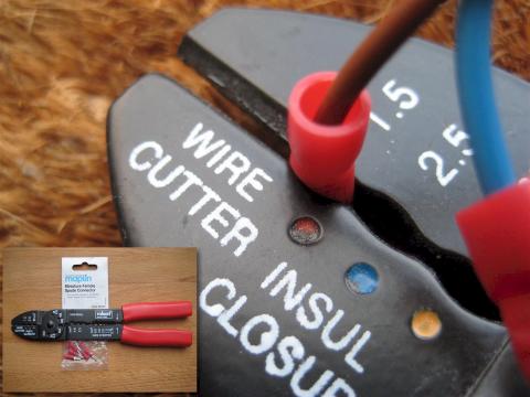 Crimping a spade connector