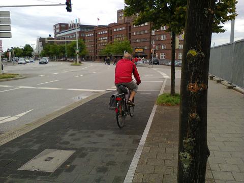 Segregated cycle path in Kiel