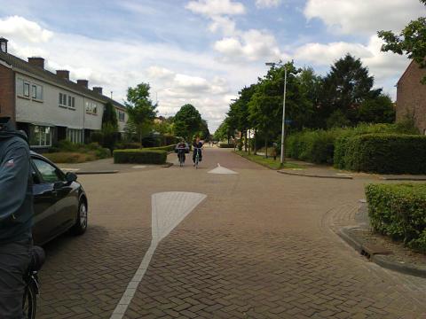 Alternated parking creates a staggered junction