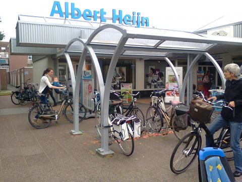 Local shopping centre cycle parking