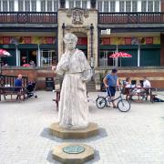 Cardinal Wolsey in Abbey Park